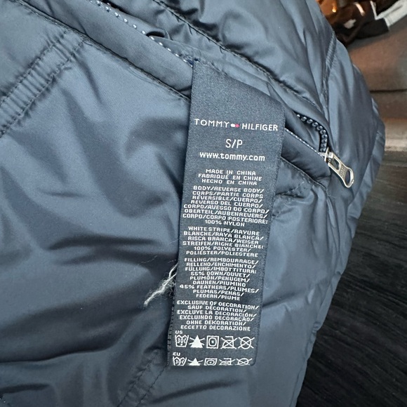 Tommy Hilfiger Down Puffer Jacket Reversible Full Zip. - Picture 4 of 4